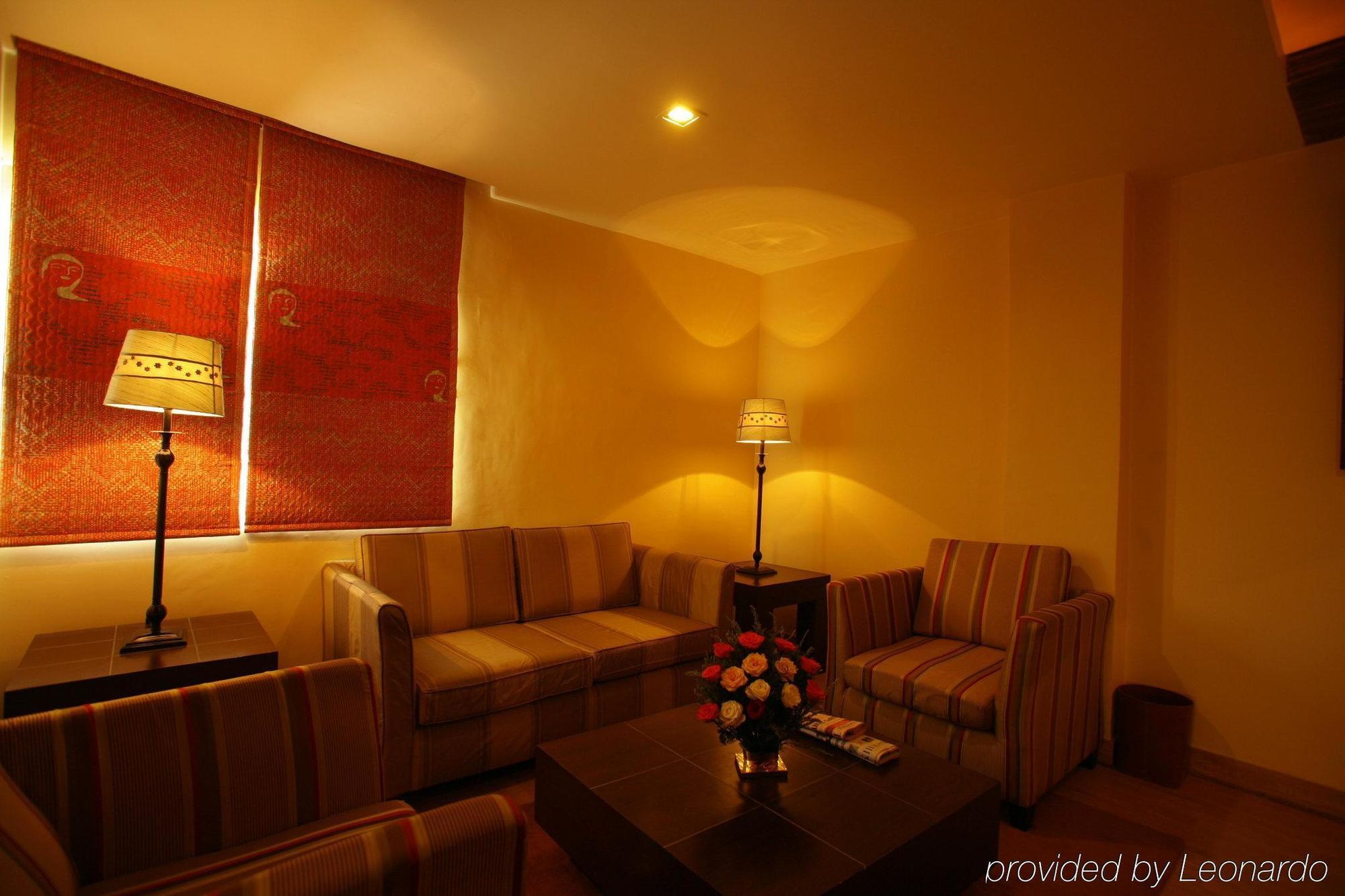Hotel ​Justa Haïdarabad Intérieur photo