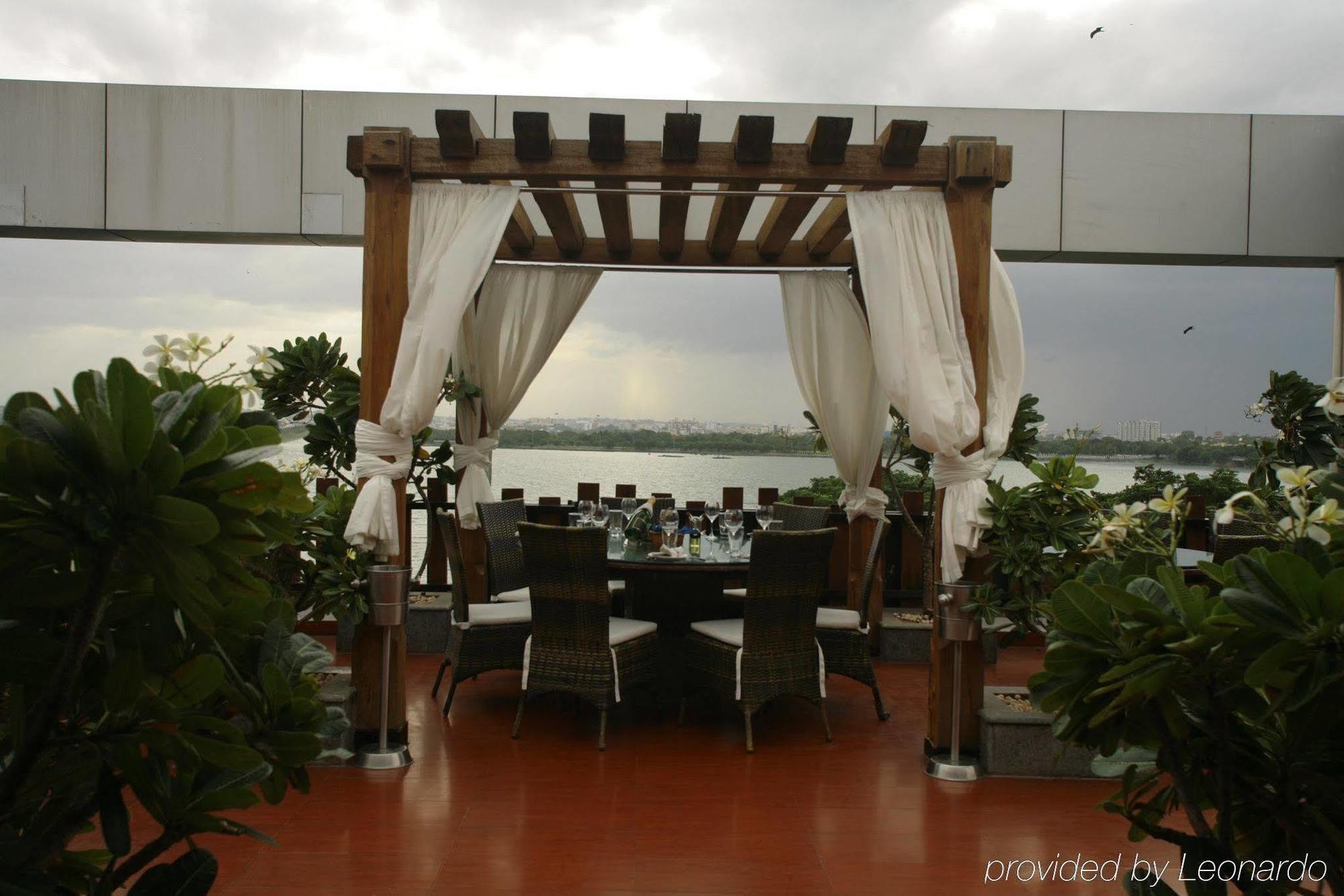 Hotel ​Justa Haïdarabad Restaurant photo